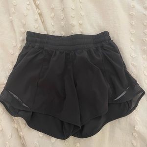 Lululemon Size 4 Hotty Hot Shorts